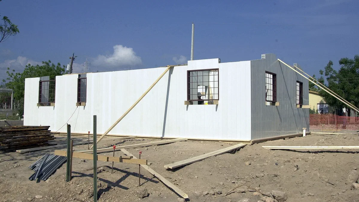 Imagen de archivo: Edificio en construcción en Barahona, República Dominicana.