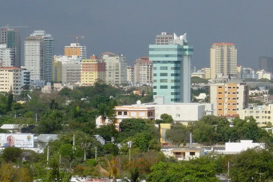 Vista panorámica de edificios en Santo Domingo.