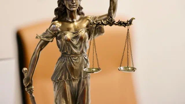 Imagen de archivo: Estatua de la Justicia con la balanza.