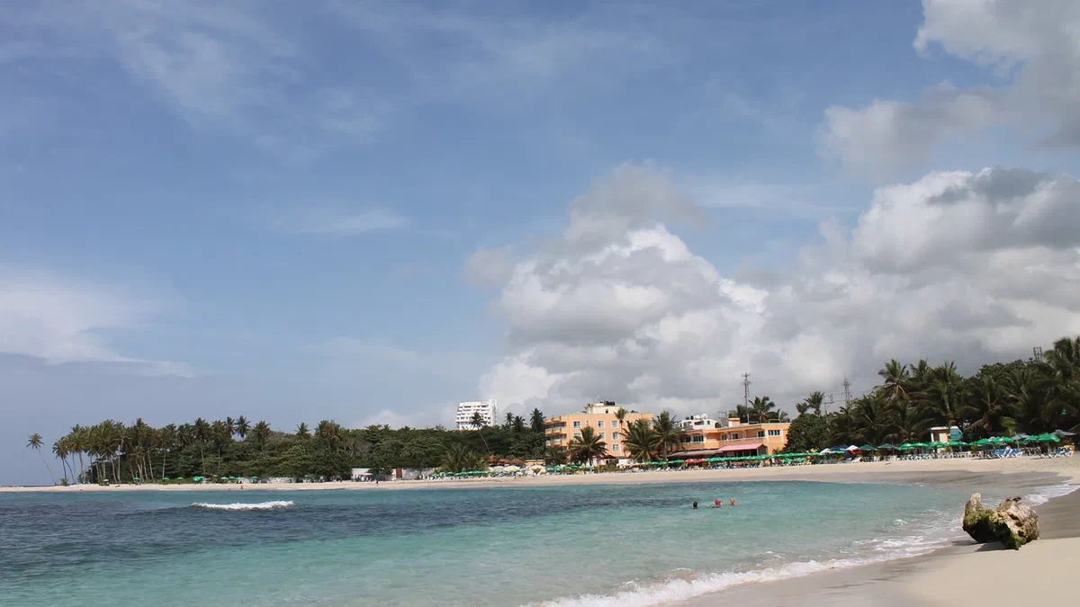 Playa pública en el centro de Juan Dolio, en la provincia San Pedro de Macorís.