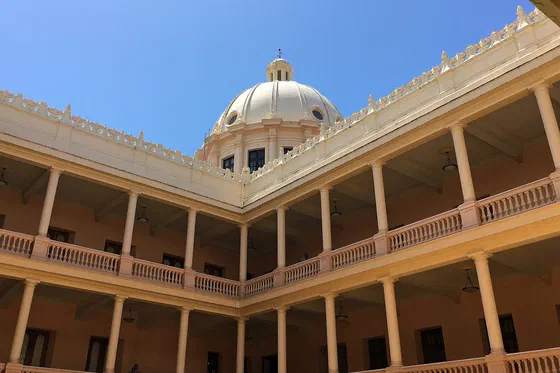 Patio interior del Palacio Nacional, sede de la Presidencia de la República, en Santo Domingo.