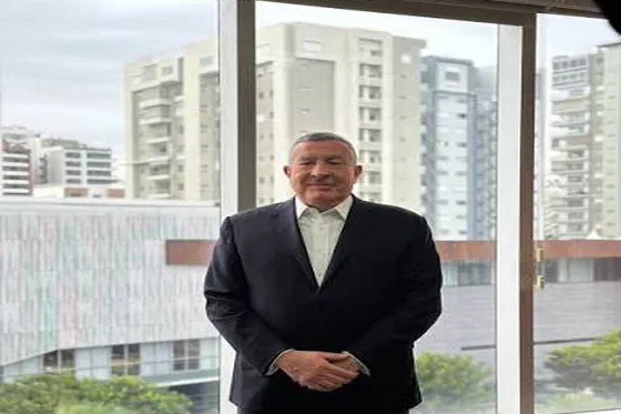 Ricardo Antonio Pellerano Paradas, en una oficina.