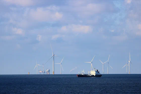 Un buque petrolero navega en el mar del Norte.